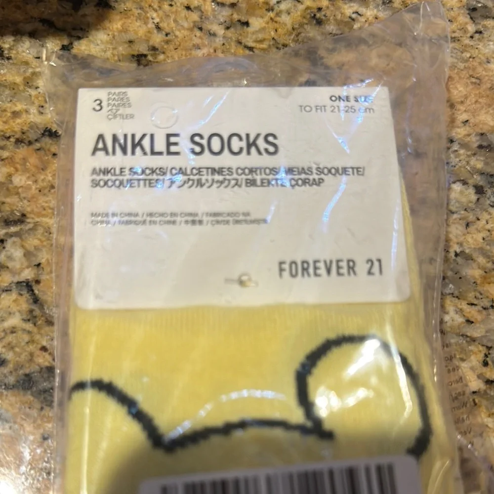 Forever 21 Winnie the Pooh Ankle Socks